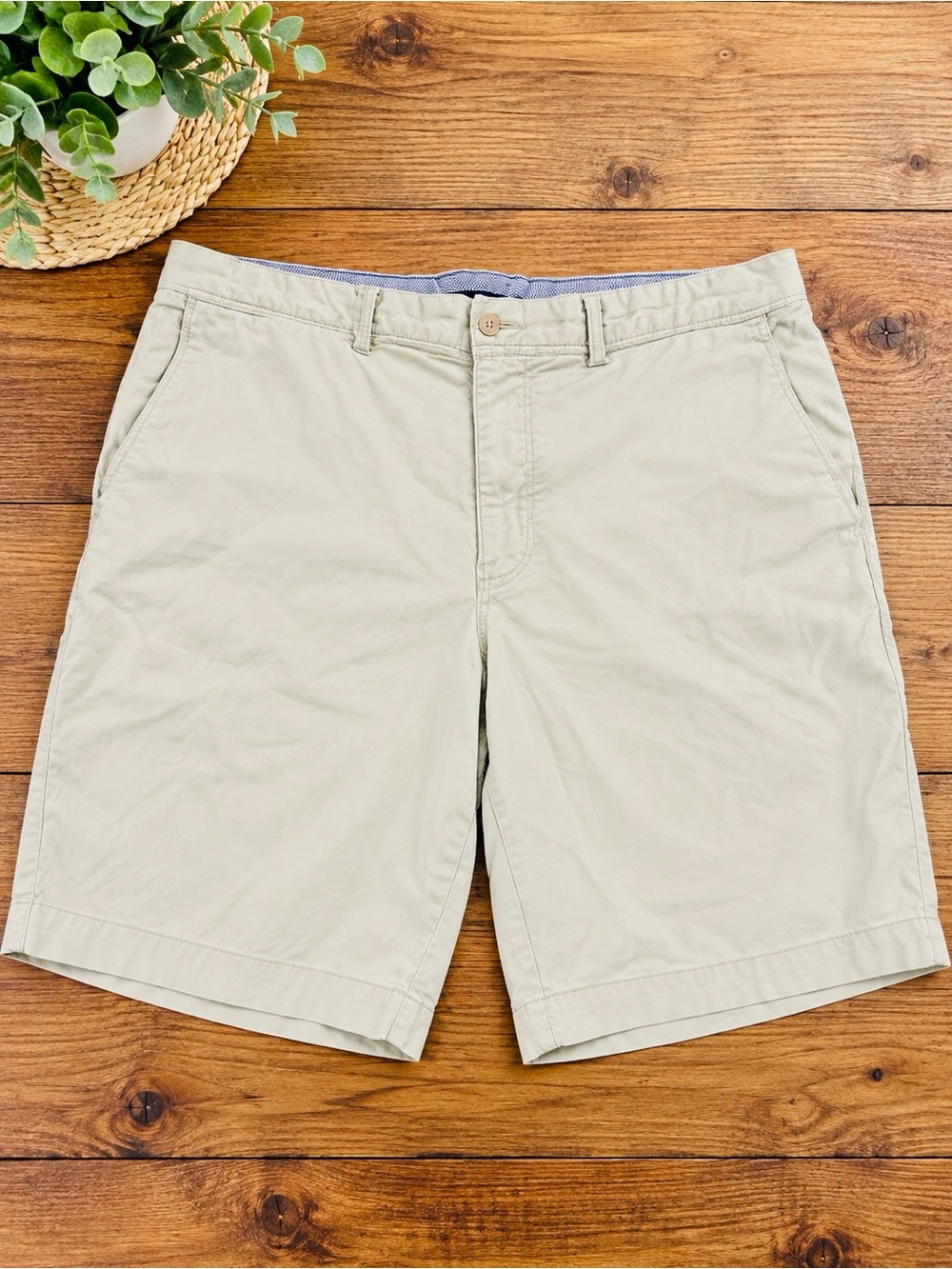 Tommy Bahama Beige Flat Front Casual Shorts